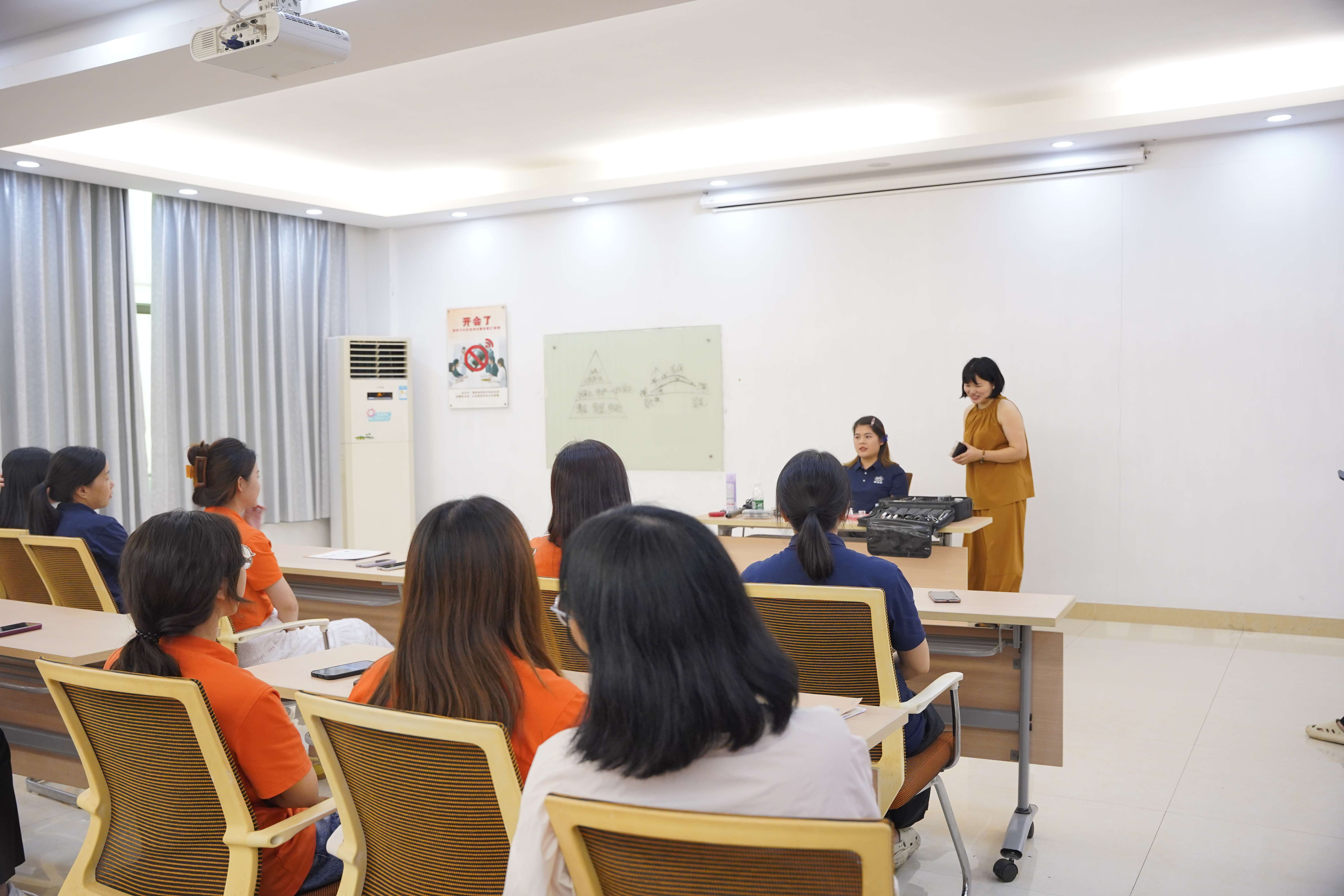 “妝”屬美麗 賦能職場！粵佳信公司通勤化妝培訓活動圓滿結束~